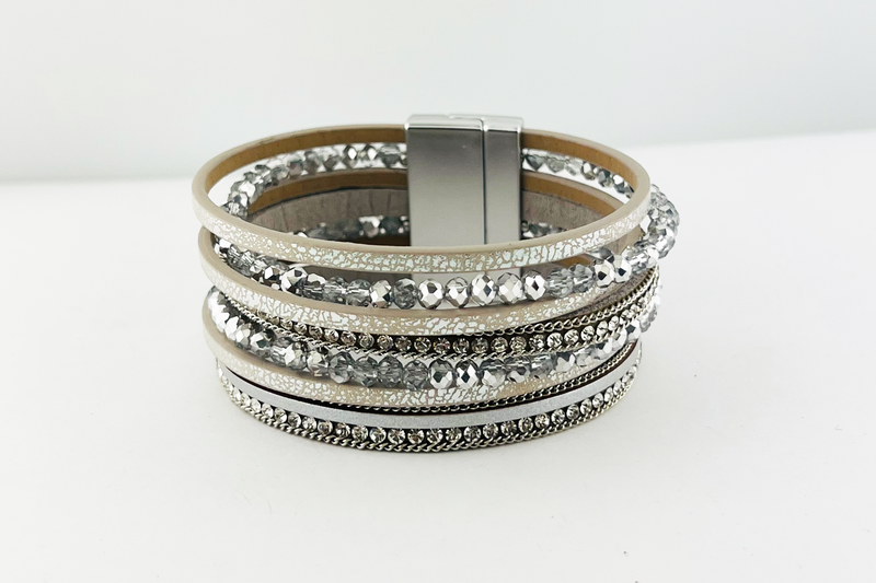 Wide magnetic bracelet